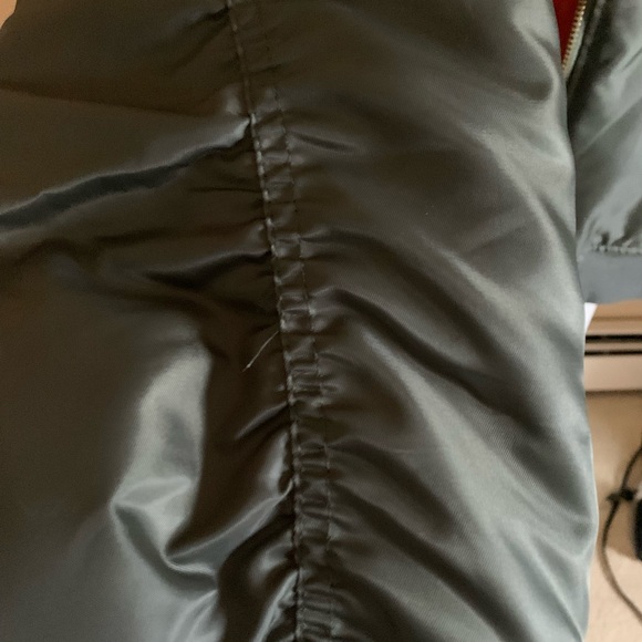 Mens Olive green puffer coat - Picture 5 of 9